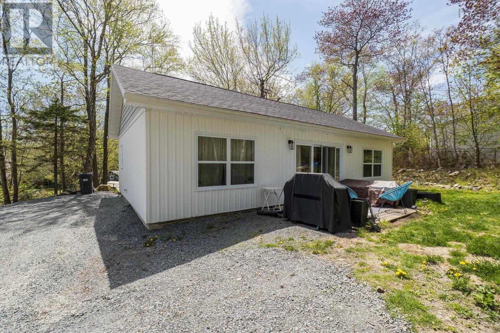 14 & 14b Robert Allen Drive, Halifax, Nova Scotia  B3M 3G8 - Photo 2 - 202611814