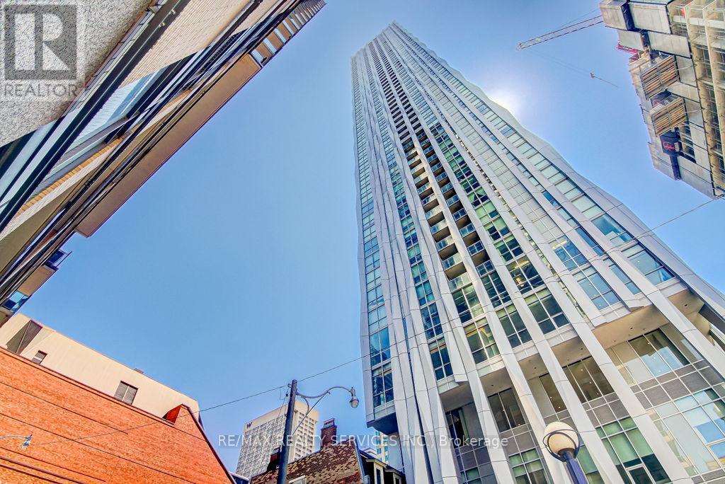 2611 - 1 YORKVILLE AVENUE