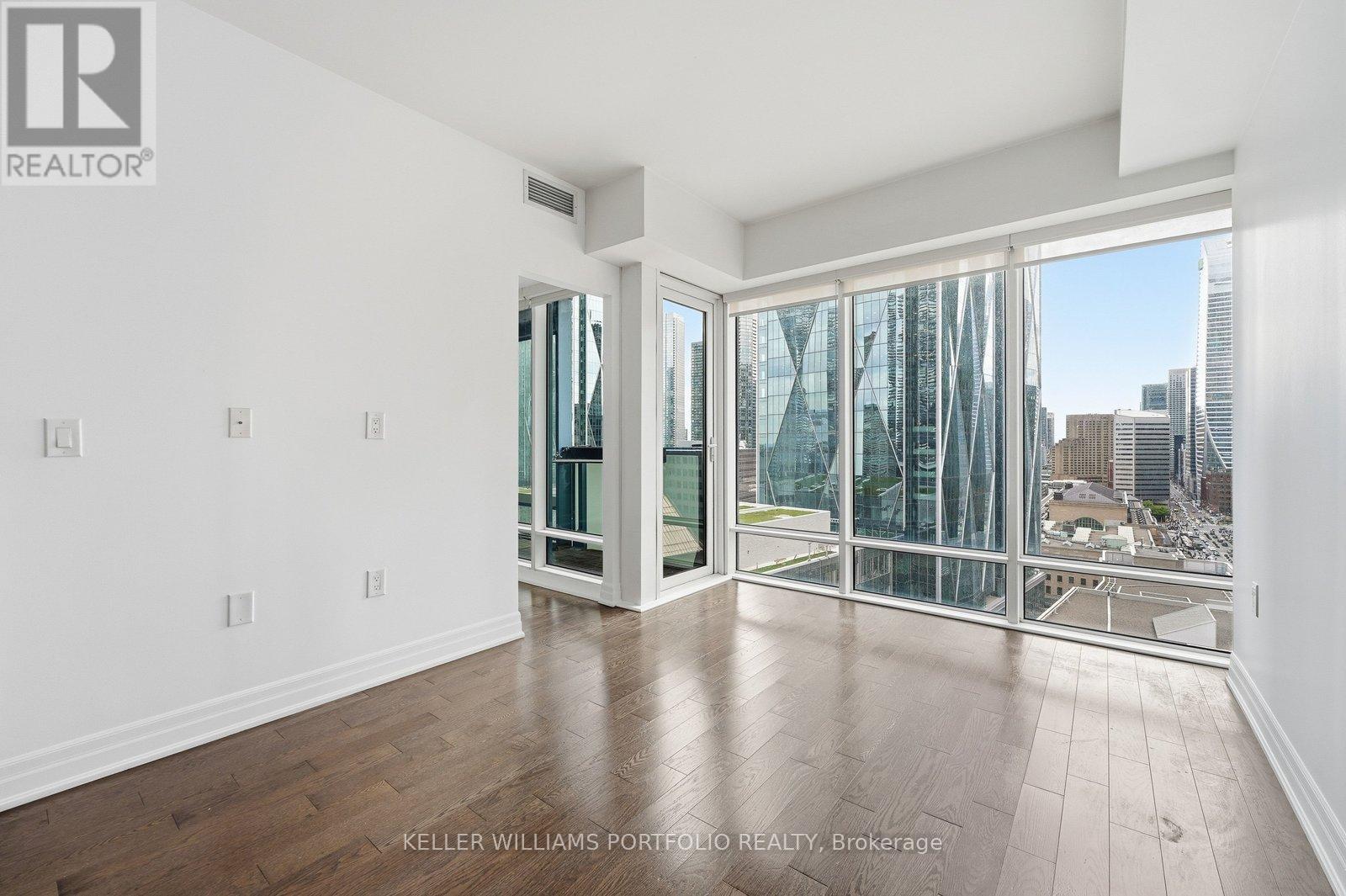 1904 - 8 The Esplanade, Toronto, Ontario  M5E 0A6 - Photo 12 - C13161060