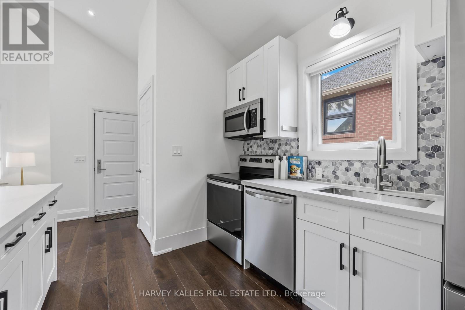 568 Northcliffe Boulevard, Toronto, Ontario  M6E 3L7 - Photo 14 - C13161184