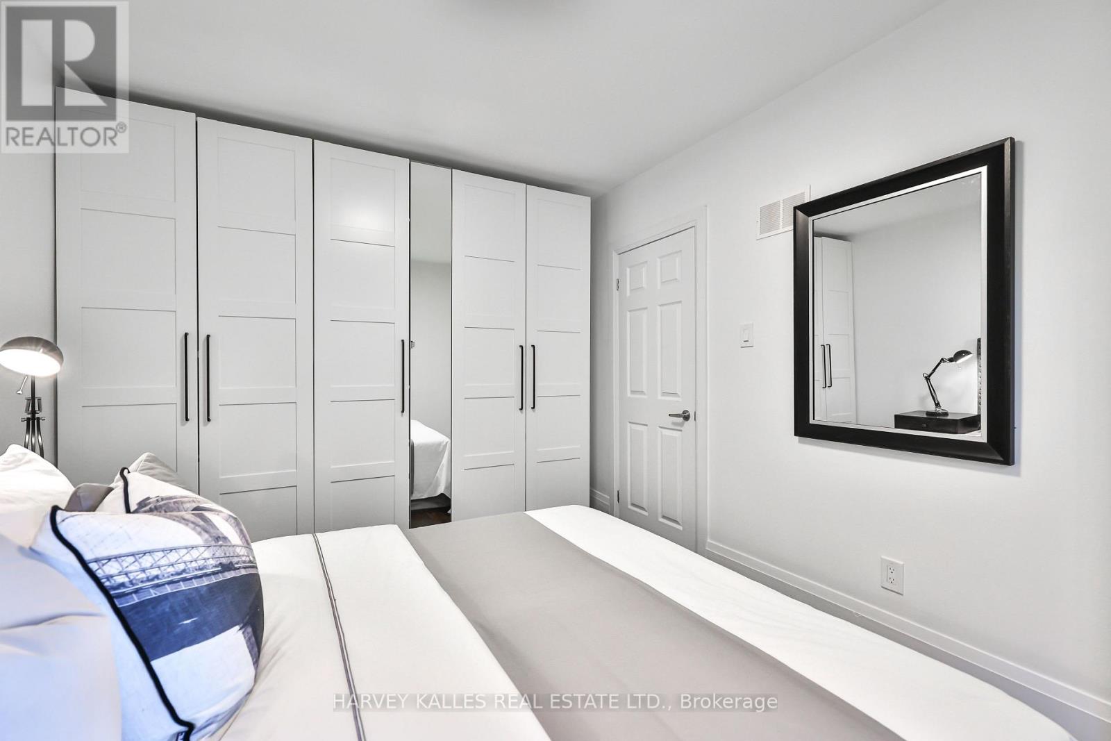 568 Northcliffe Boulevard, Toronto, Ontario  M6E 3L7 - Photo 19 - C13161184