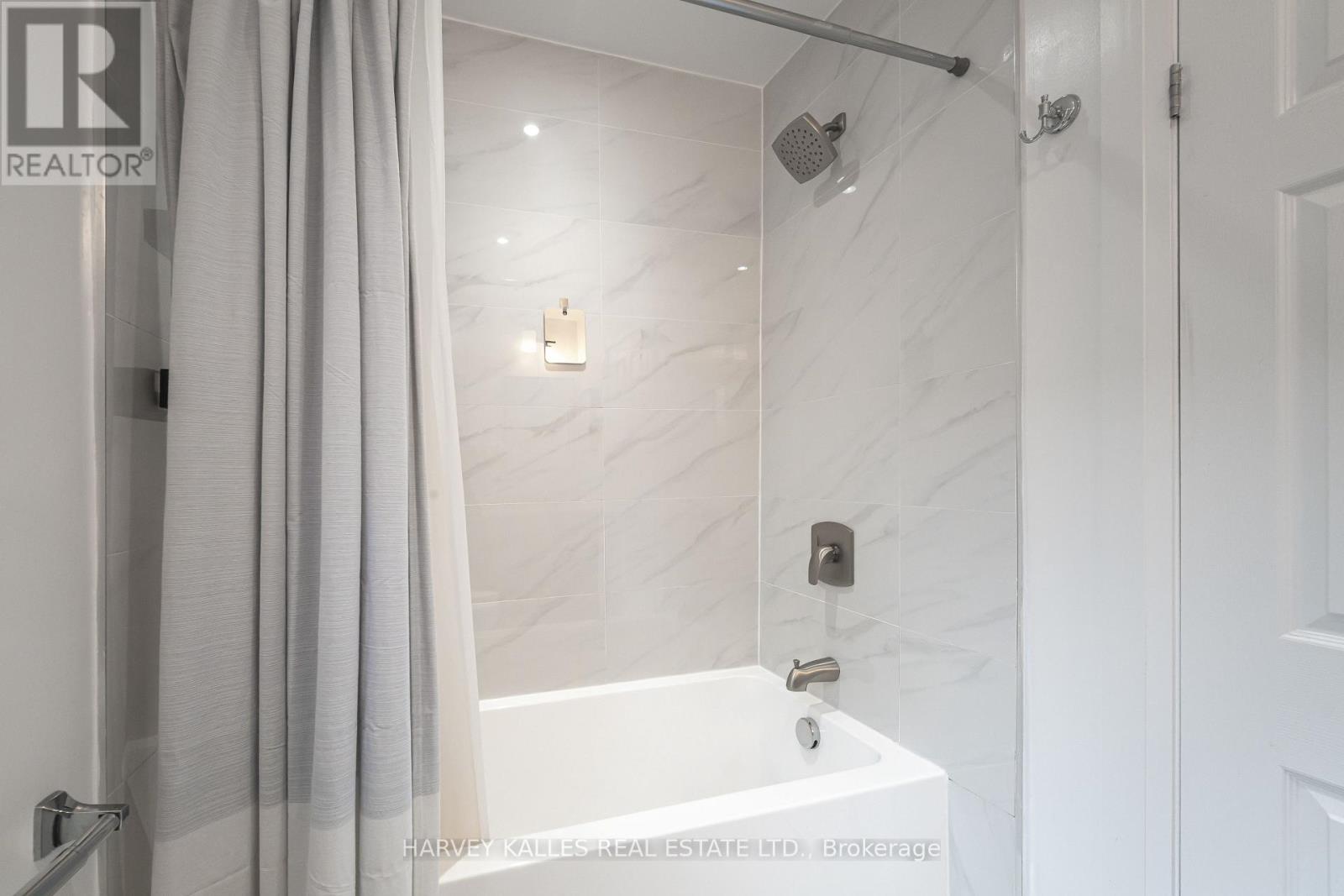 568 Northcliffe Boulevard, Toronto, Ontario  M6E 3L7 - Photo 25 - C13161184