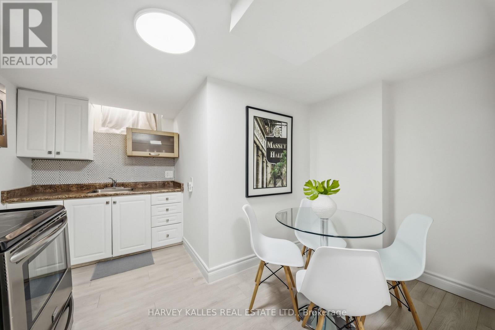 568 Northcliffe Boulevard, Toronto, Ontario  M6E 3L7 - Photo 29 - C13161184