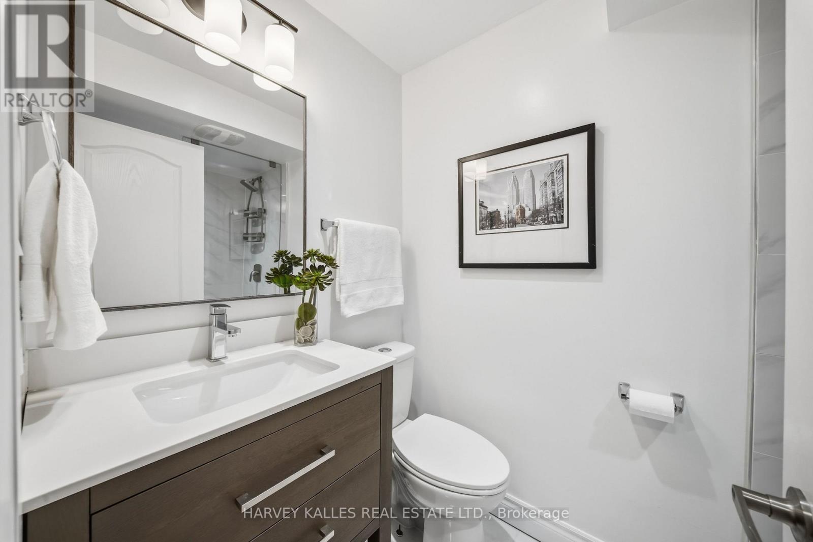 568 Northcliffe Boulevard, Toronto, Ontario  M6E 3L7 - Photo 33 - C13161184