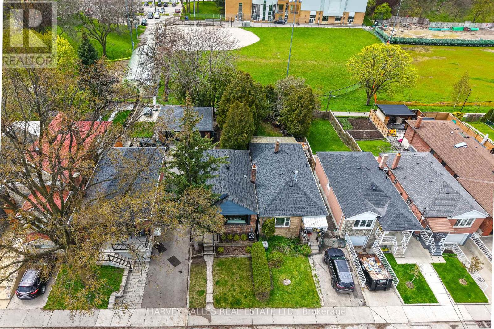 568 Northcliffe Boulevard, Toronto, Ontario  M6E 3L7 - Photo 43 - C13161184