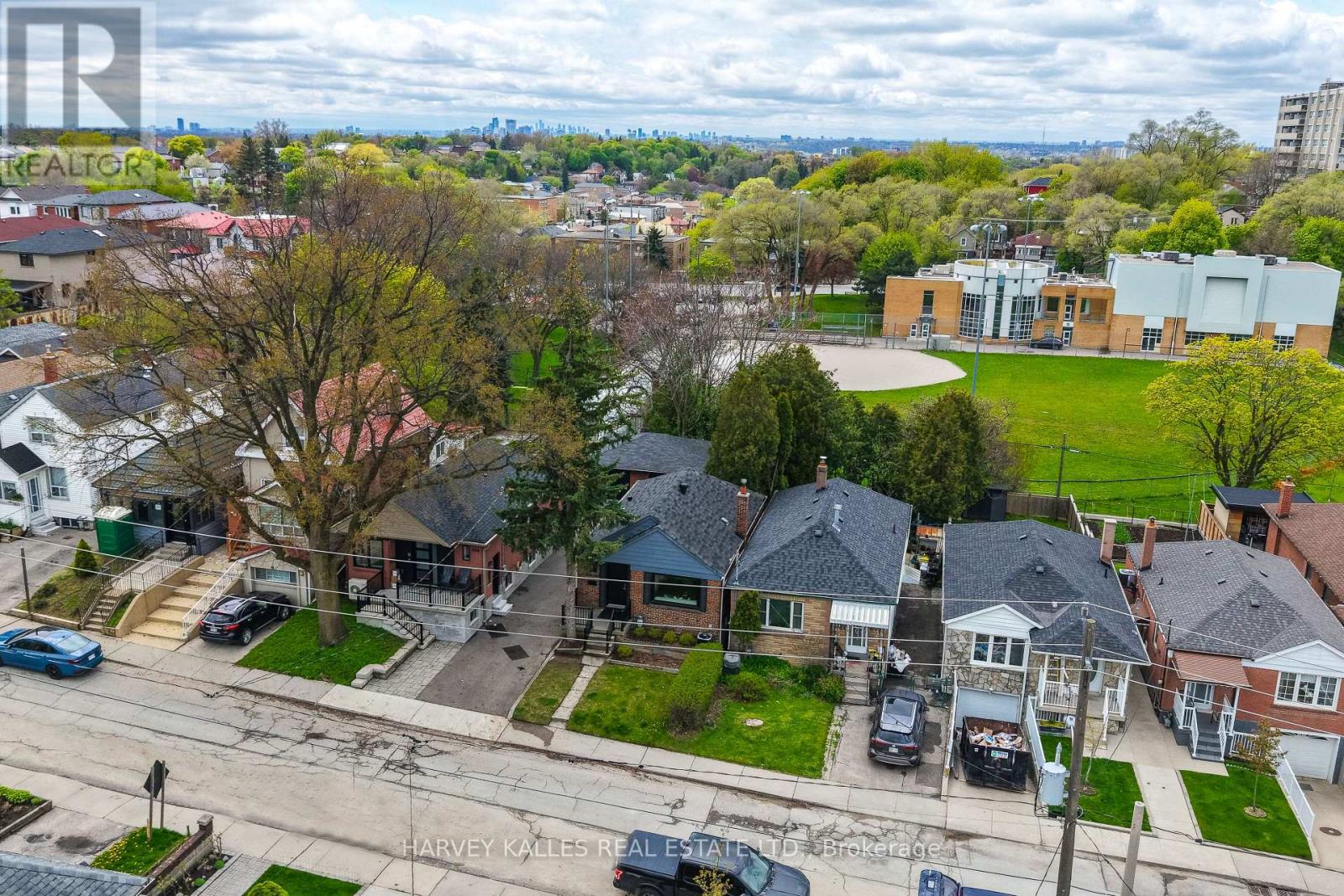 568 Northcliffe Boulevard, Toronto, Ontario  M6E 3L7 - Photo 45 - C13161184