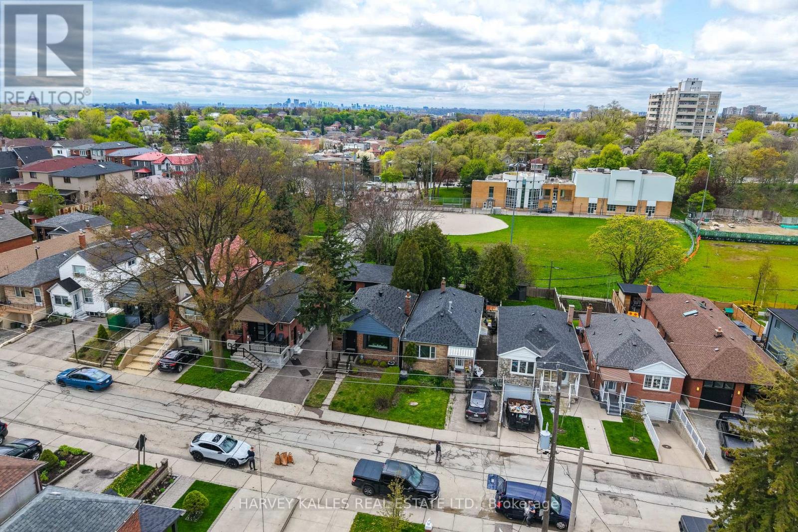 568 Northcliffe Boulevard, Toronto, Ontario  M6E 3L7 - Photo 46 - C13161184