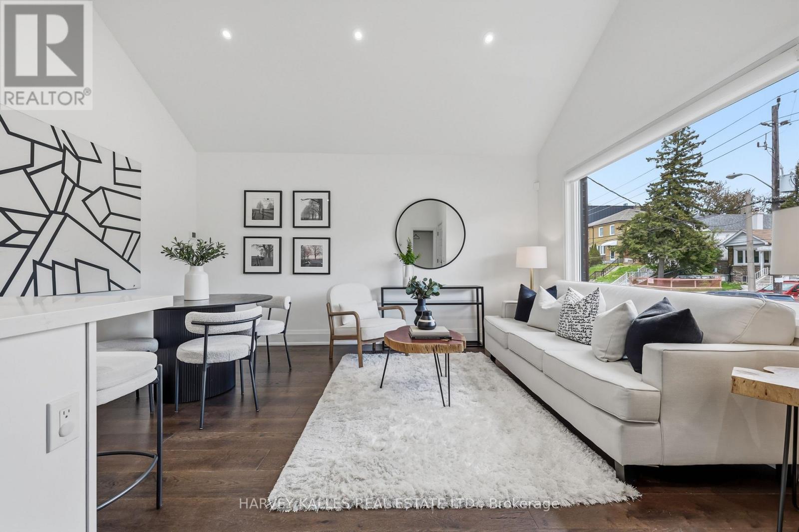 568 Northcliffe Boulevard, Toronto, Ontario  M6E 3L7 - Photo 5 - C13161184