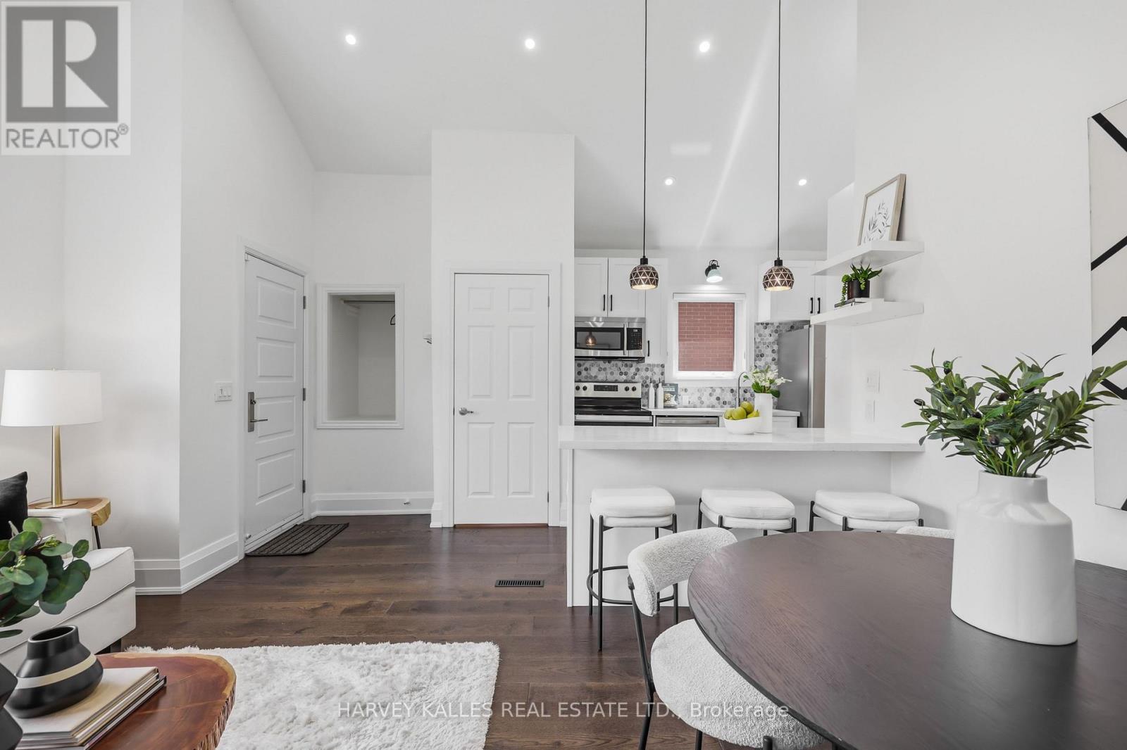 568 Northcliffe Boulevard, Toronto, Ontario  M6E 3L7 - Photo 8 - C13161184