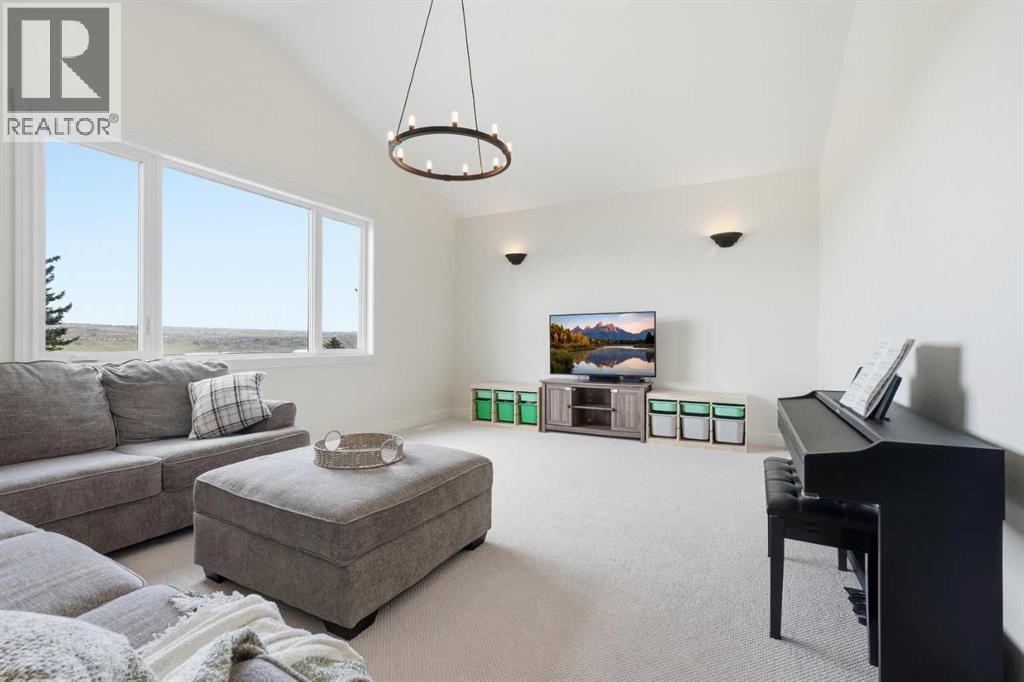 15 Valley Stream Manor NW, Calgary, Alberta  T3B 5V9 - Photo 27 - A2307956