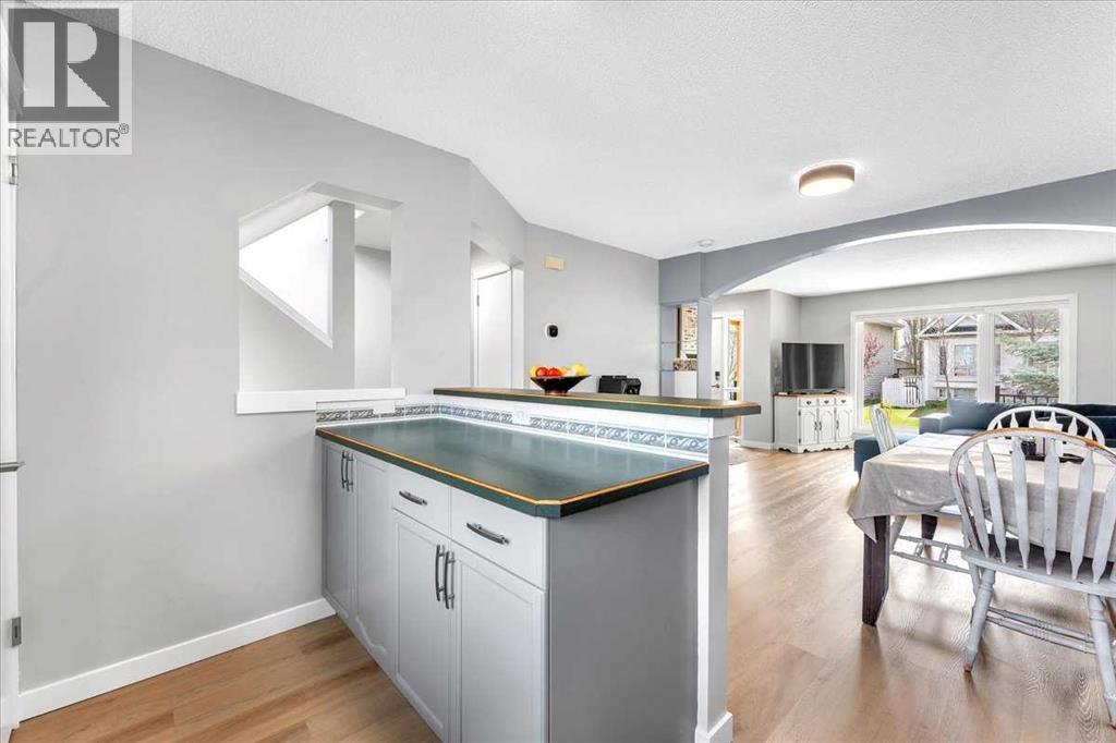 38 Tuscany Valley Heights Nw, Calgary, Alberta  T3L 2E7 - Photo 18 - A2313440