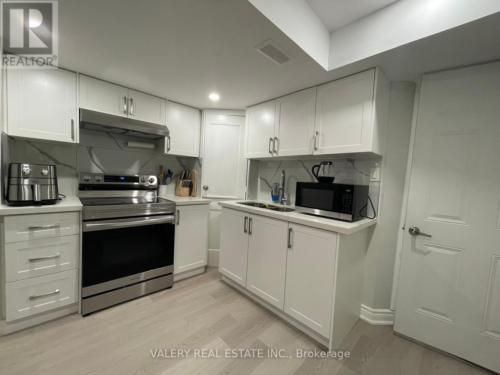 Lower - 7 Auckland Dr Drive, Whitby, Ontario  L1P 0H4 - Photo 2 - E13160944