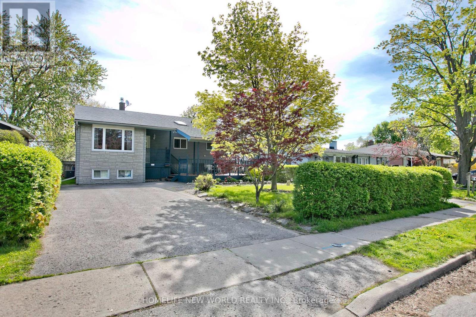 727 BALATON AVENUE, Pickering, Ontario