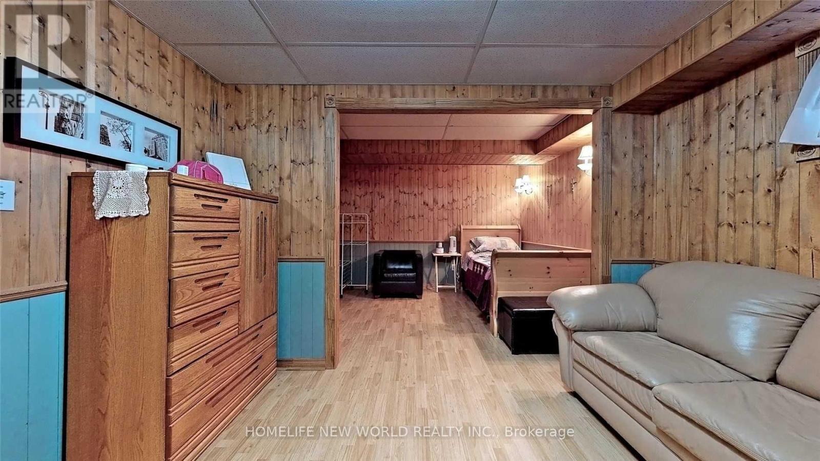 727 Balaton Avenue, Pickering, Ontario  L1W 1W3 - Photo 31 - E13161004