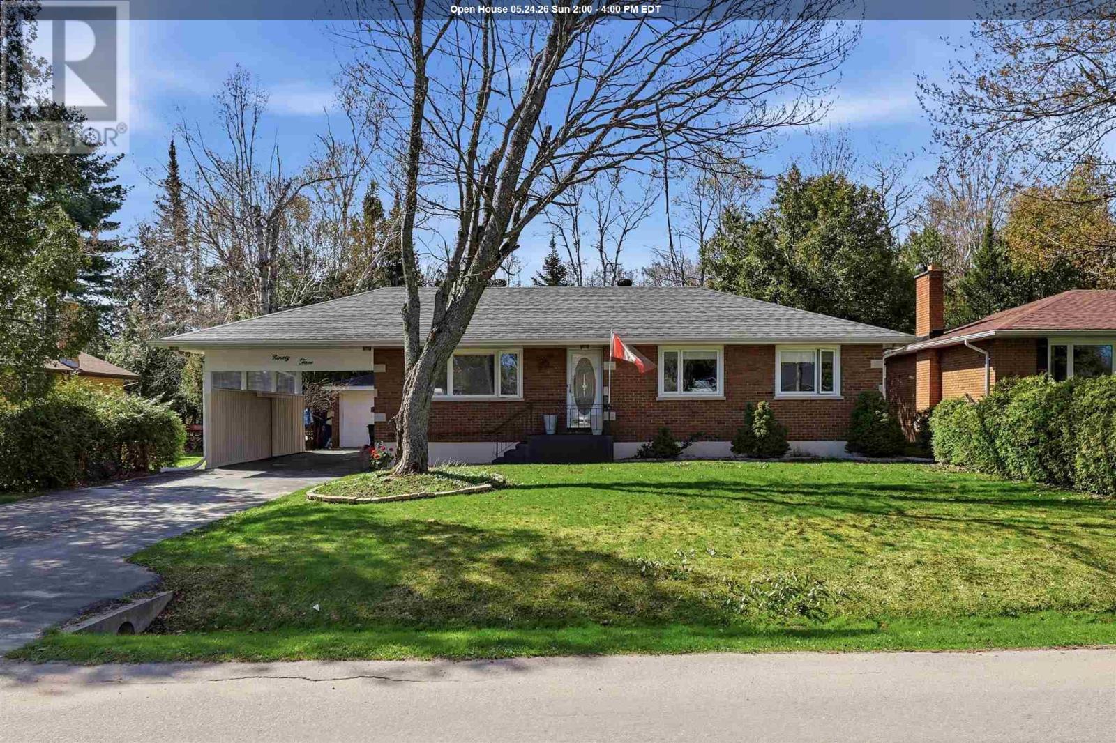 93 Southwood Dr, Sault Ste. Marie, Ontario  P6B 4M2 - Photo 1 - SM261100