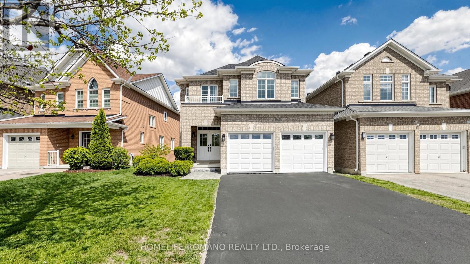 516 WOODSPRING AVENUE, Newmarket, Ontario