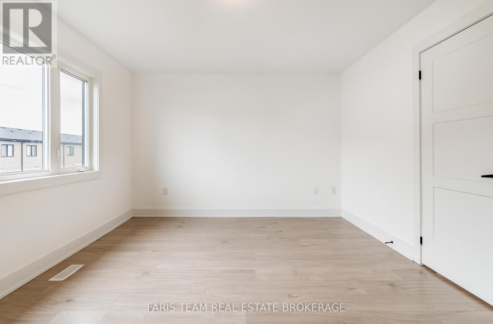53 Harvest Crescent, Barrie, Ontario  L9J 0T5 - Photo 26 - S13161002