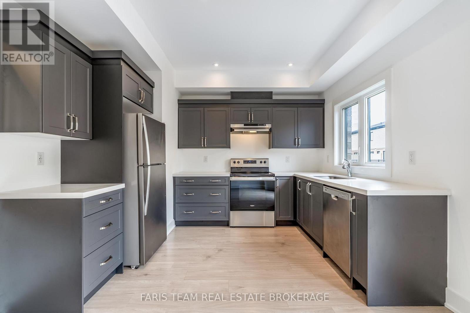 53 Harvest Crescent, Barrie, Ontario  L9J 0T5 - Photo 6 - S13161002