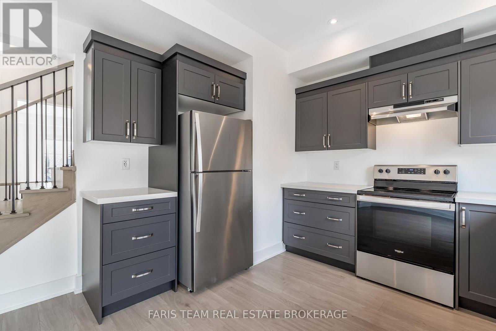 53 Harvest Crescent, Barrie, Ontario  L9J 0T5 - Photo 8 - S13161002