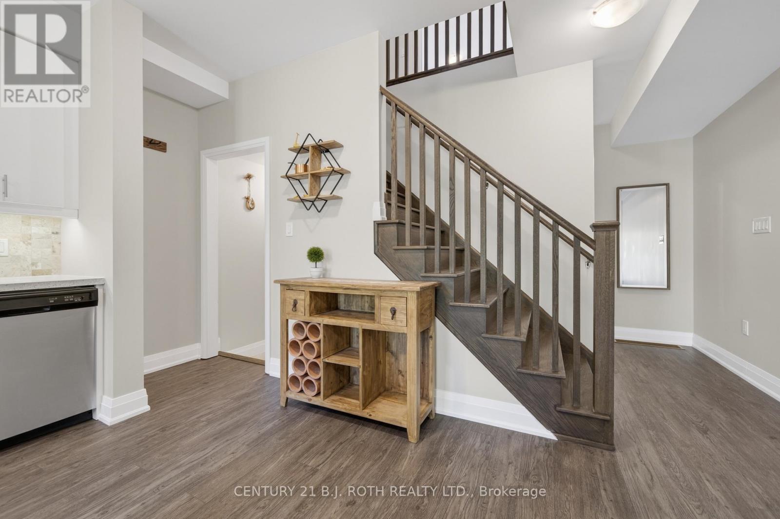 18 Stonehart Lane, Barrie (East Bayfield), Ontario  L4M 7E8 - Photo 15 - S13161240