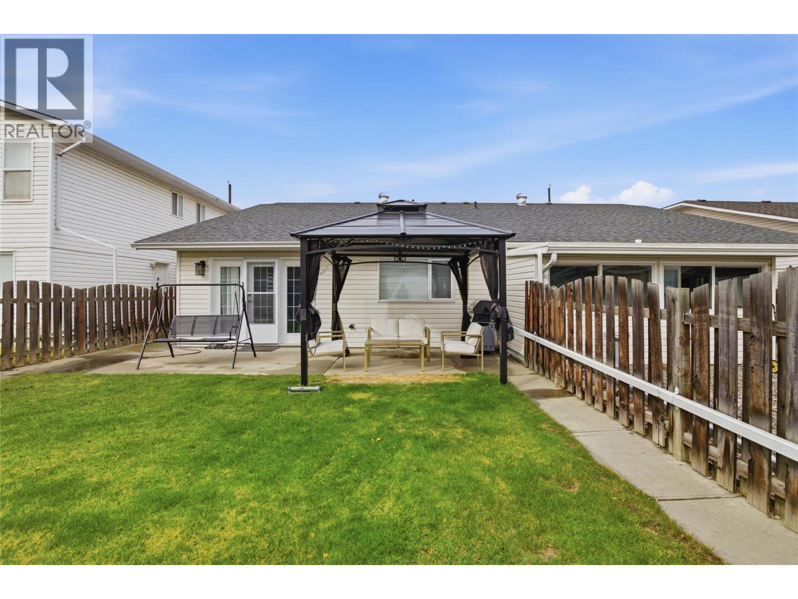 1232 13th Street, Kamloops, British Columbia  V2B 8K3 - Photo 4 - 10388352