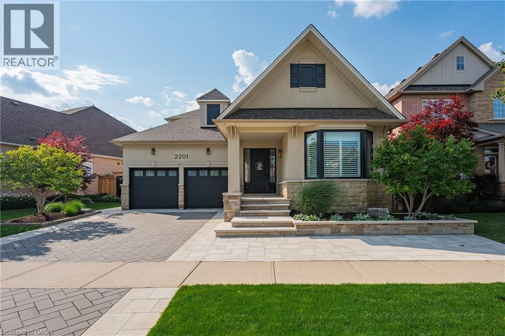 2201 Rochester Circle, Oakville, Ontario  L6M 5E3 - Photo 3 - 40832492