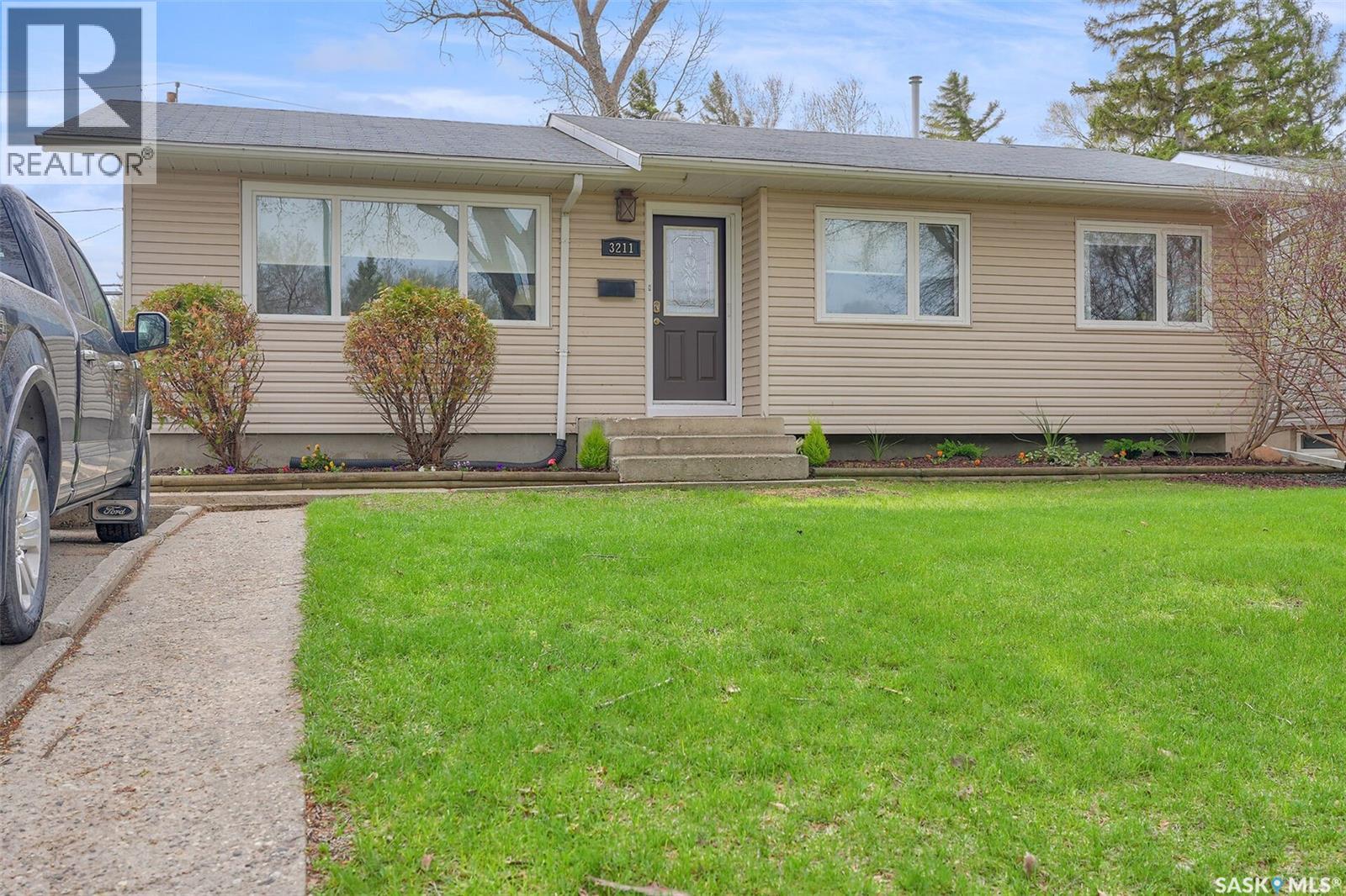 3211 29th Avenue, Regina, Saskatchewan  S4S 2P1 - Photo 3 - SK036285