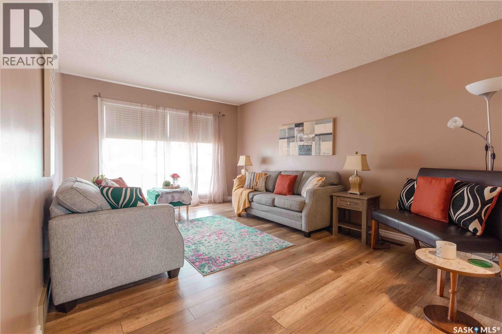 466 Smith Crescent, Saskatoon, Saskatchewan  S7M 5A1 - Photo 2 - SK036836