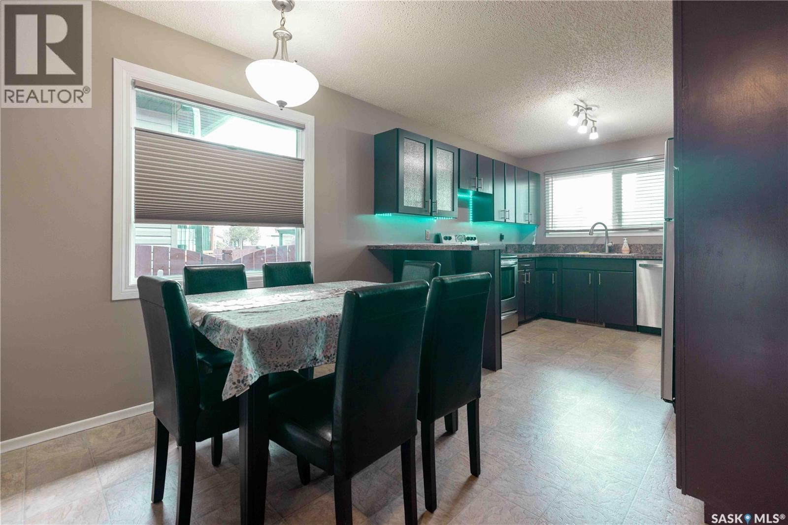 466 Smith Crescent, Saskatoon, Saskatchewan  S7M 5A1 - Photo 5 - SK036836
