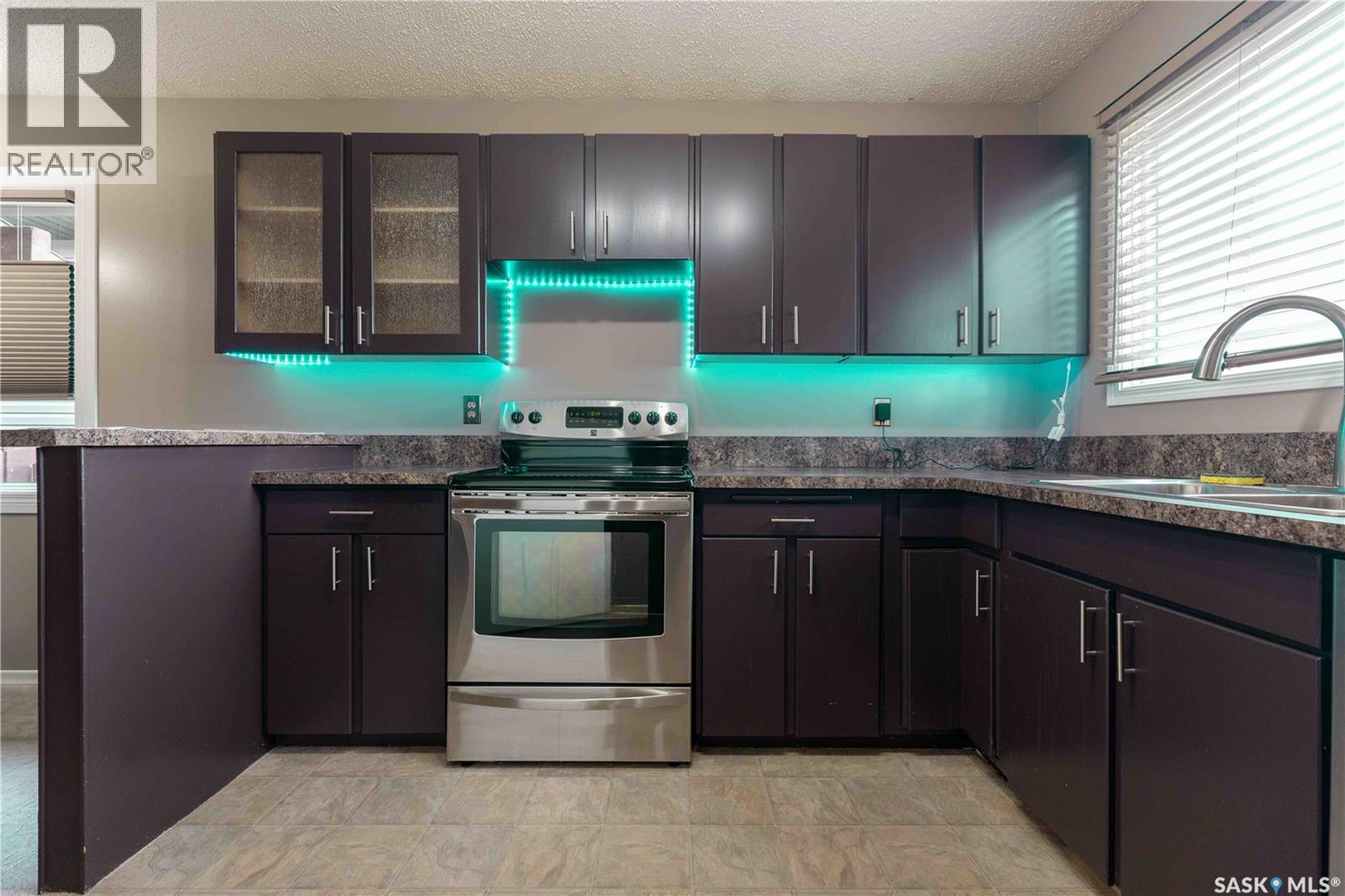 466 Smith Crescent, Saskatoon, Saskatchewan  S7M 5A1 - Photo 8 - SK036836