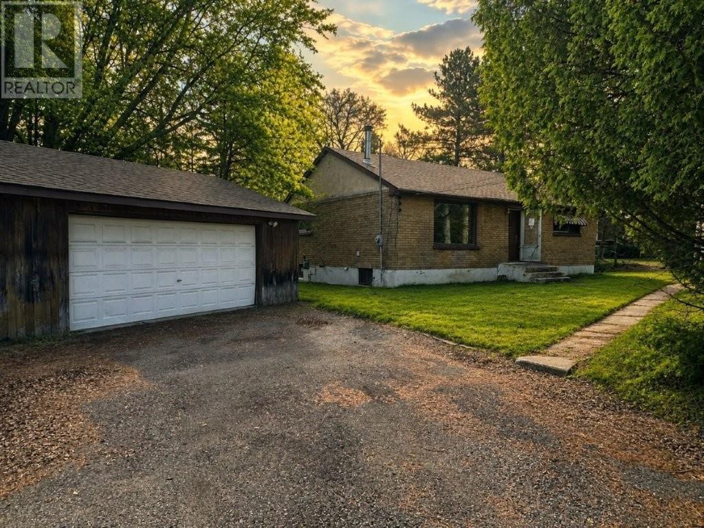182 Hilldale Road, Thunder Bay, Ontario