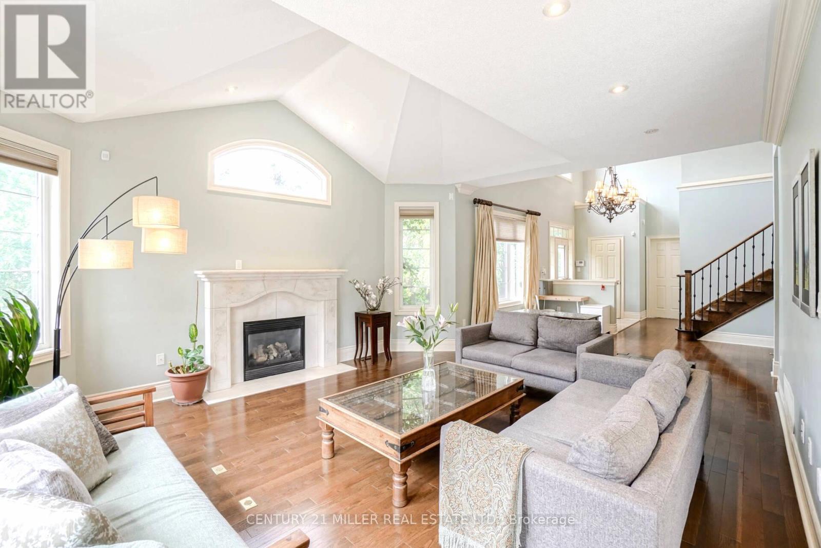 3256 Epworth Crescent, Oakville, Ontario  L6M 0B4 - Photo 4 - W13160896