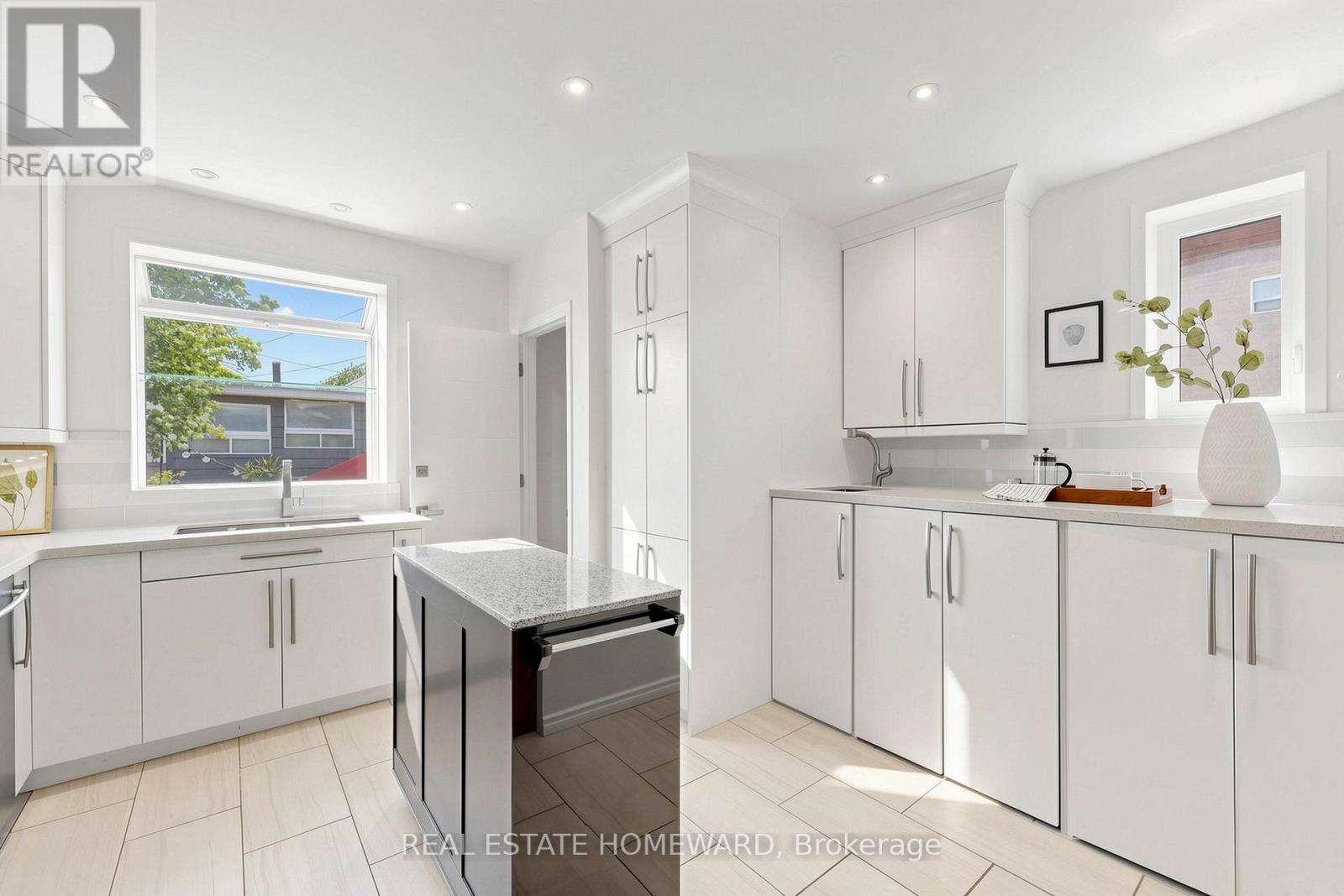 117 Evans Avenue, Toronto, Ontario  M6S 3V9 - Photo 12 - W13160898