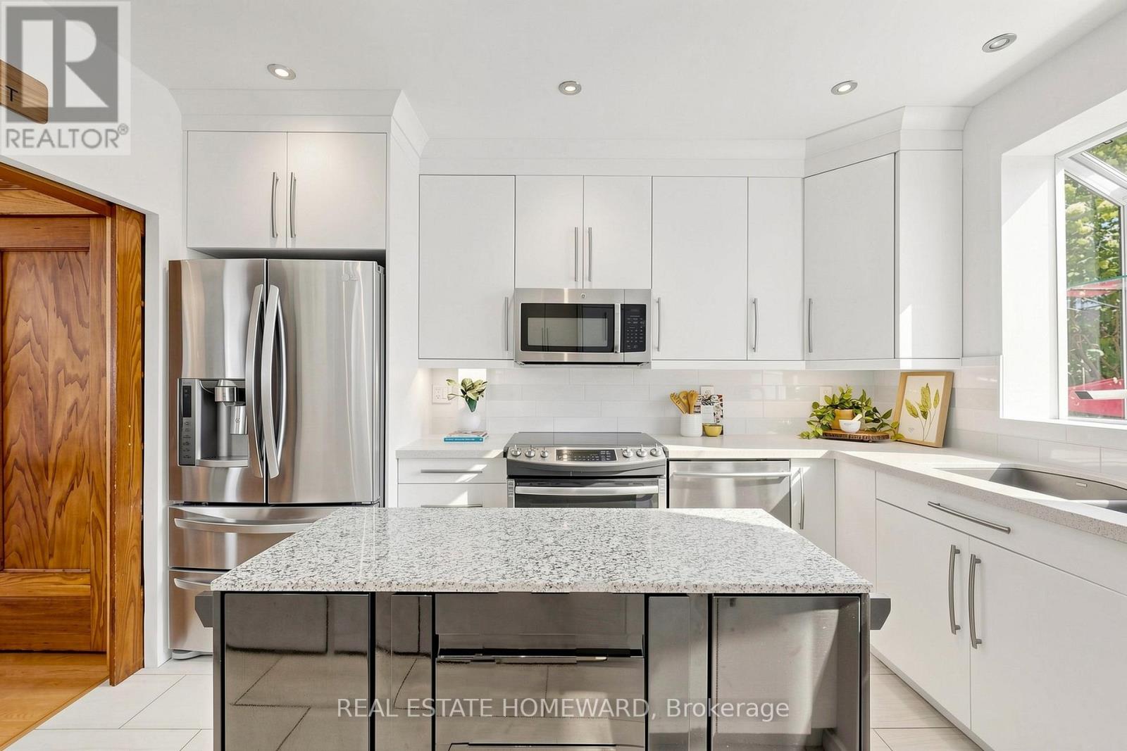 117 Evans Avenue, Toronto, Ontario  M6S 3V9 - Photo 13 - W13160898