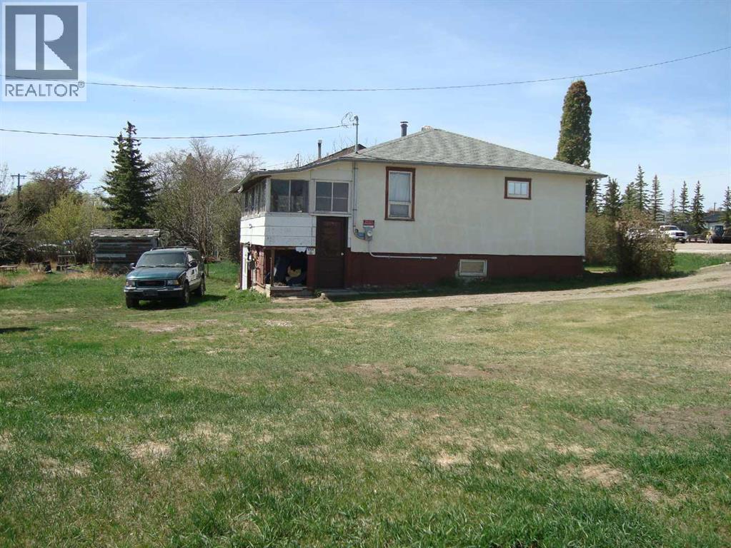 197 First Avenue, Trochu, Alberta  T0M 2C0 - Photo 4 - A2310700