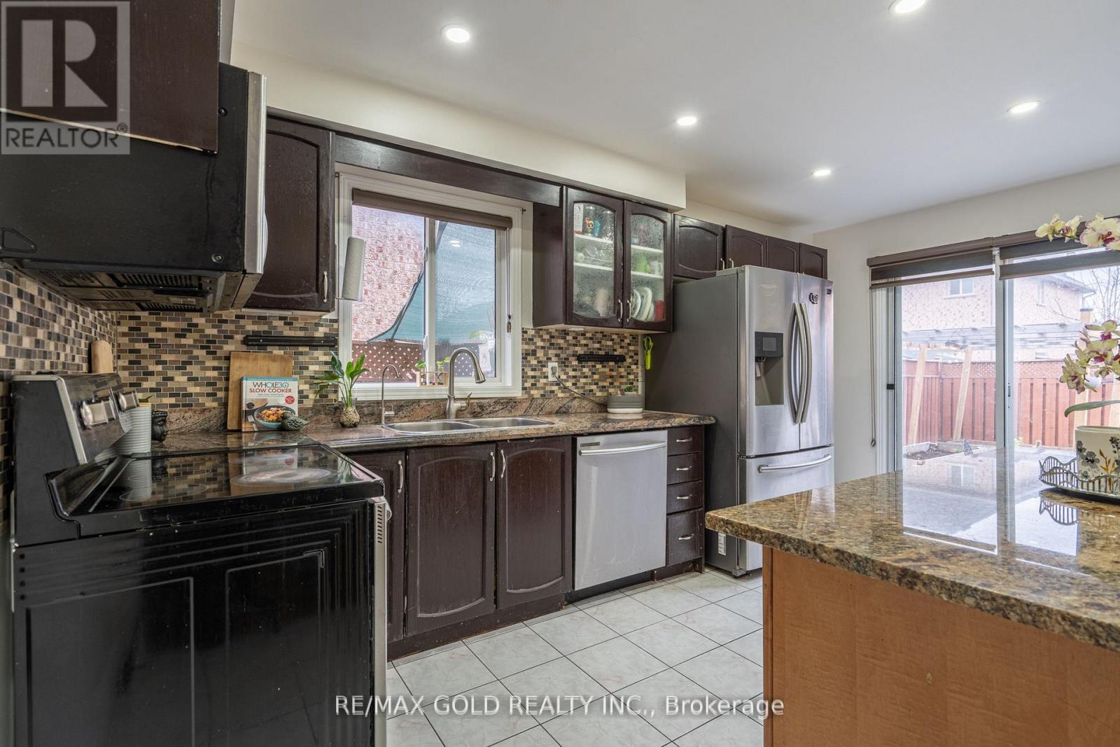 172 Desert Sand Drive, Brampton, Ontario  L6R 1P8 - Photo 20 - W13160974