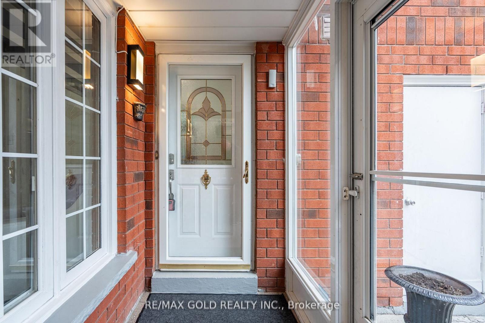 172 Desert Sand Drive, Brampton, Ontario  L6R 1P8 - Photo 4 - W13160974