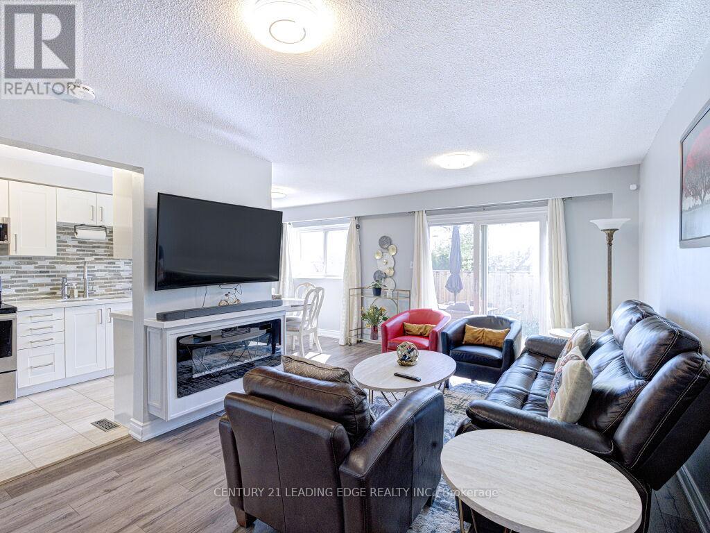 56 - 1552 Lancaster Drive, Oakville, Ontario  L6H 2Z4 - Photo 4 - W13160992