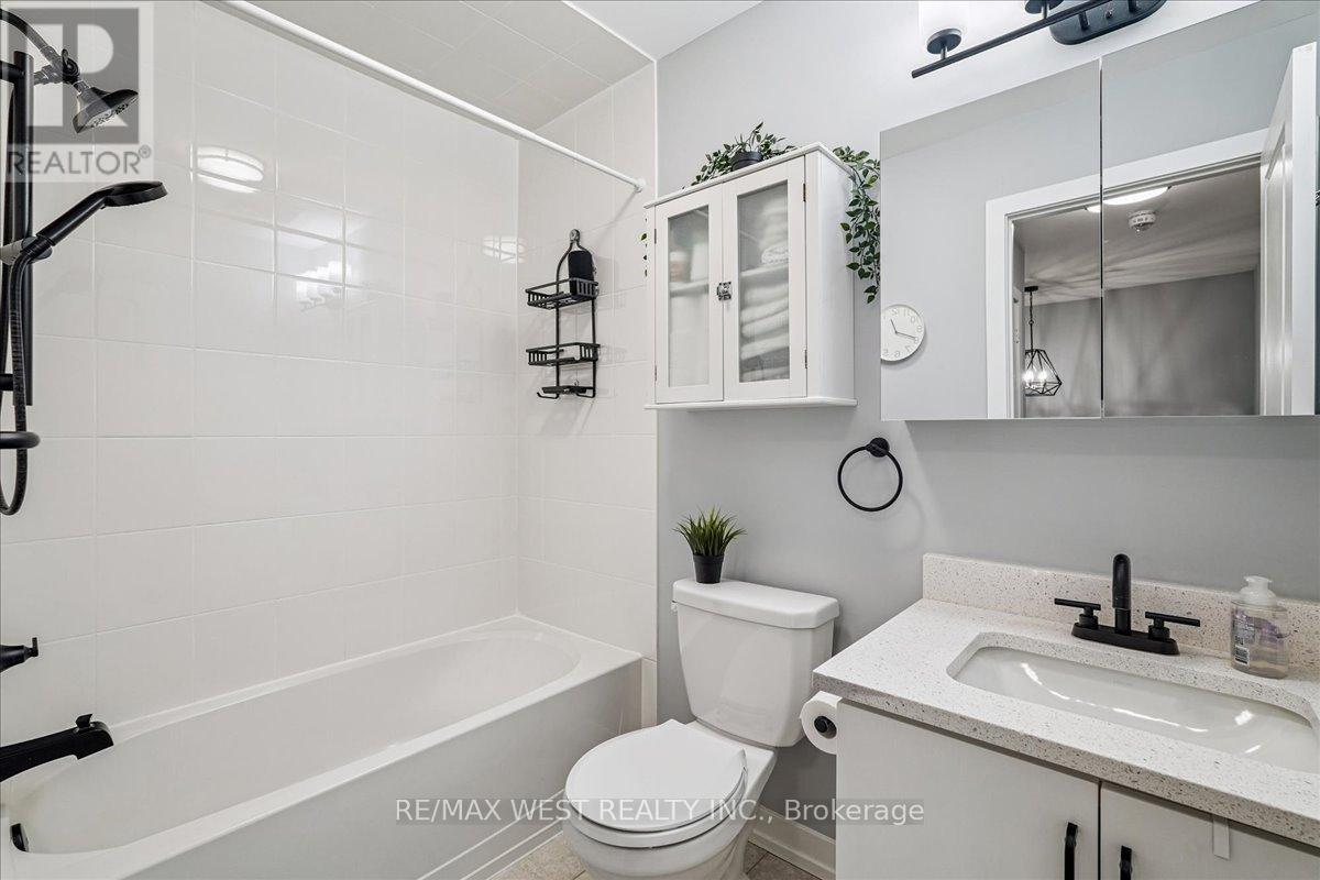 148 - 80 Parrotta Drive, Toronto, Ontario  M9M 0E6 - Photo 12 - W13161022