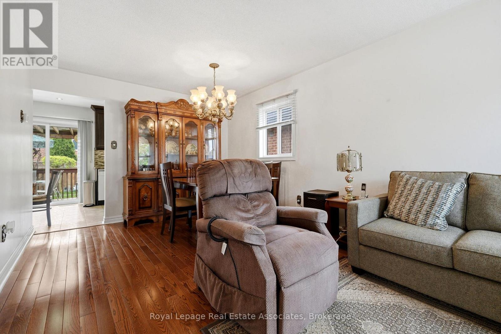 52 Royal Orchard Drive, Brampton, Ontario  L6X 4M4 - Photo 6 - W13161028