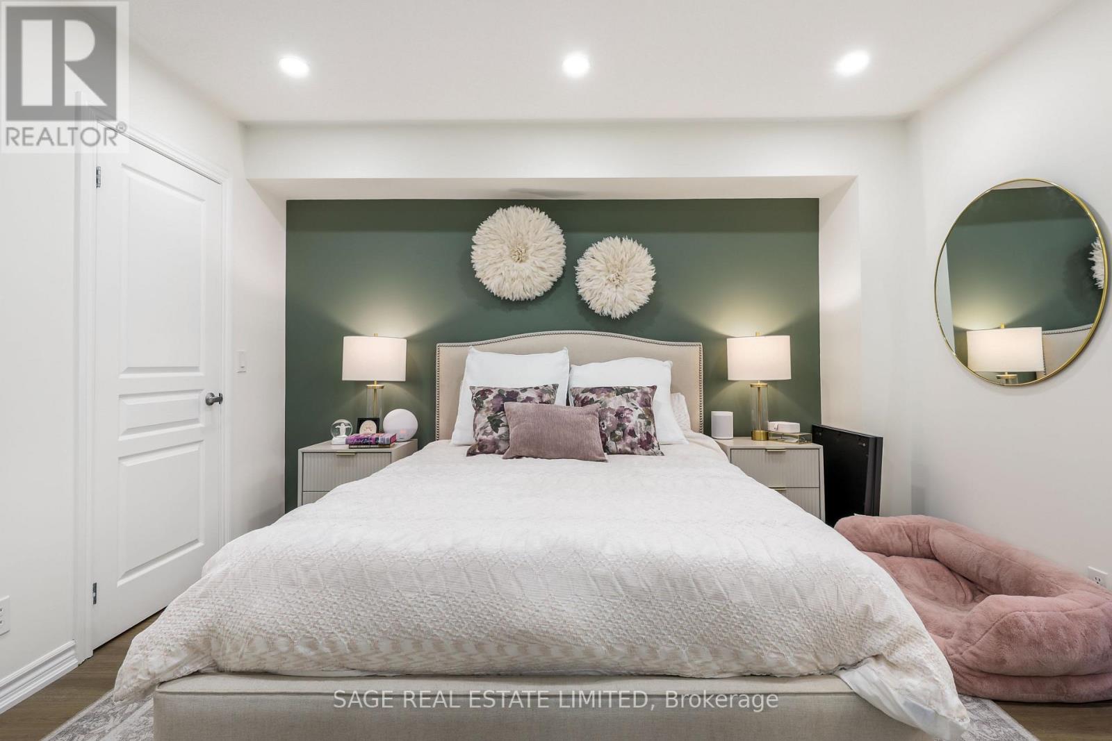 5 - 90 Eastwood Park Gardens, Toronto, Ontario  M8W 0B2 - Photo 18 - W13161068