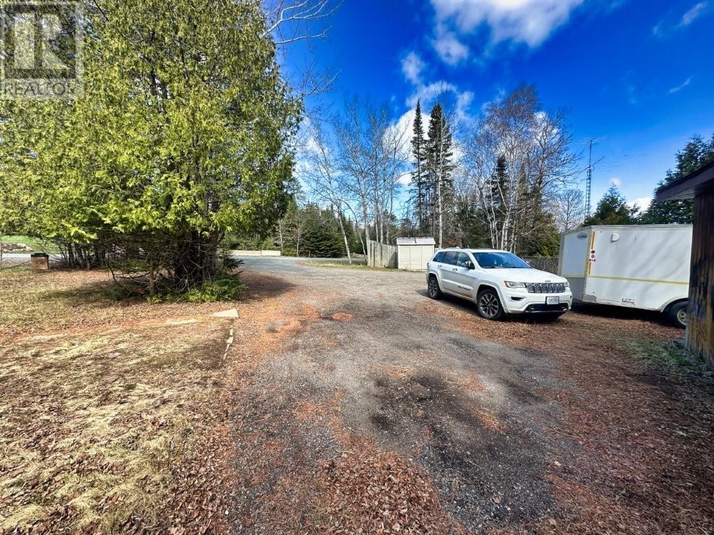 182 Hilldale Road, Thunder Bay, Ontario  P7G 1Y8 - Photo 4 - TB2601138