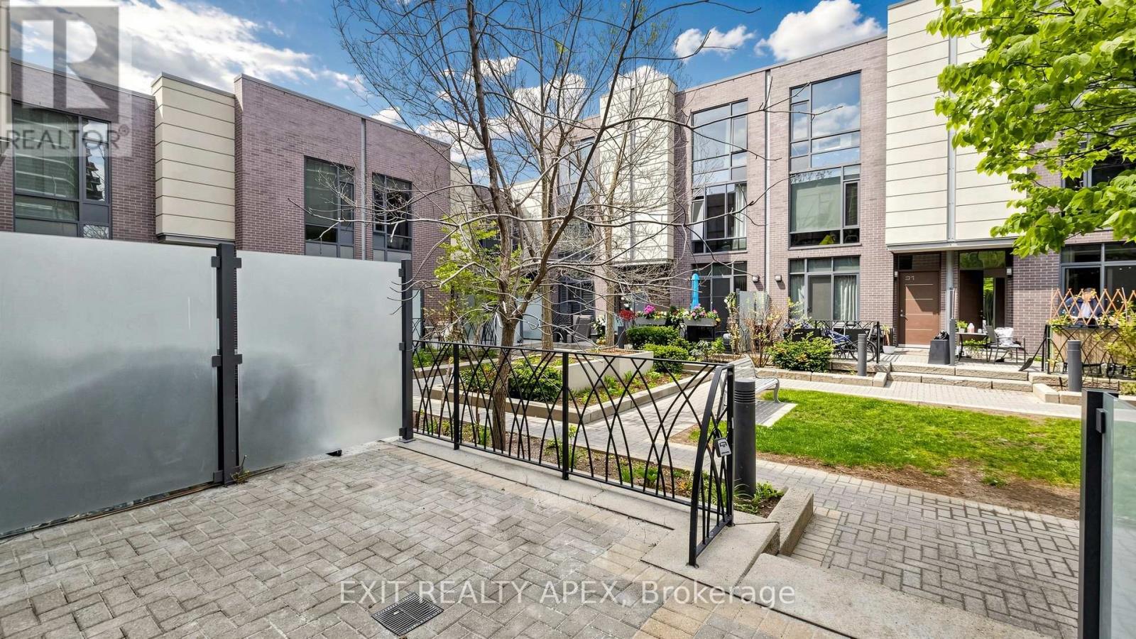 40 - 23 Valhalla Inn Road, Toronto, Ontario  M9B 0B3 - Photo 4 - W13161072