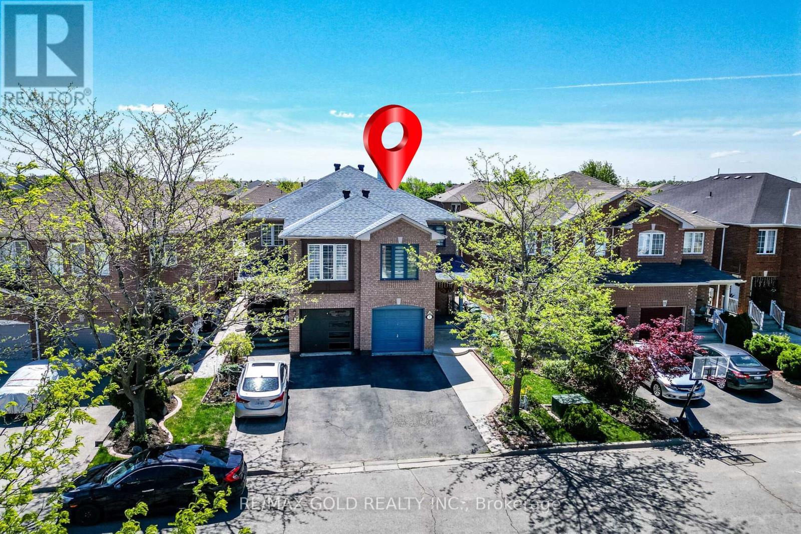 7 Roadmaster Lane, Brampton, Ontario  L7A 3A9 - Photo 3 - W13161120
