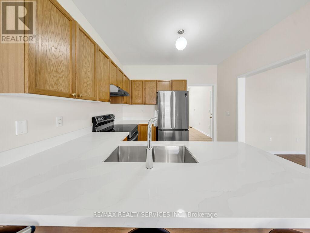 15 Lockburn Crescent, Brampton, Ontario  L7A 3W7 - Photo 11 - W13161192