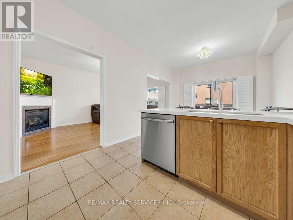 15 Lockburn Crescent, Brampton, Ontario  L7A 3W7 - Photo 12 - W13161192
