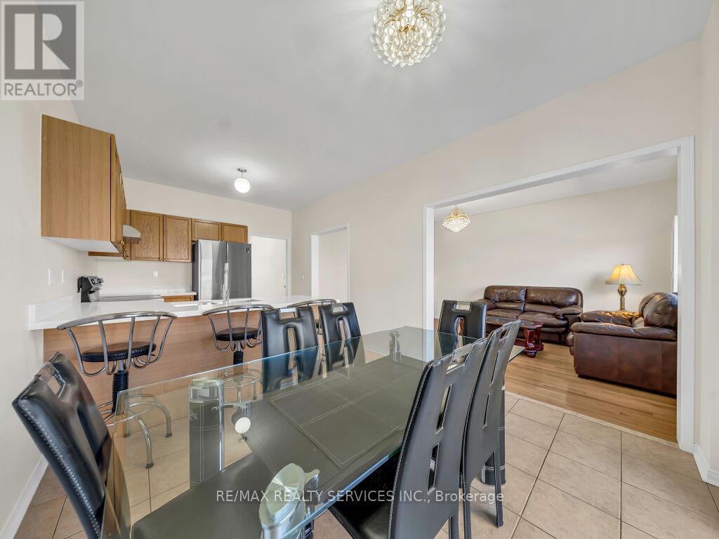 15 Lockburn Crescent, Brampton, Ontario  L7A 3W7 - Photo 14 - W13161192