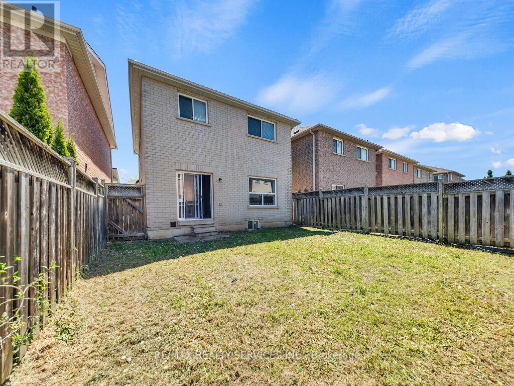 15 Lockburn Crescent, Brampton, Ontario  L7A 3W7 - Photo 38 - W13161192