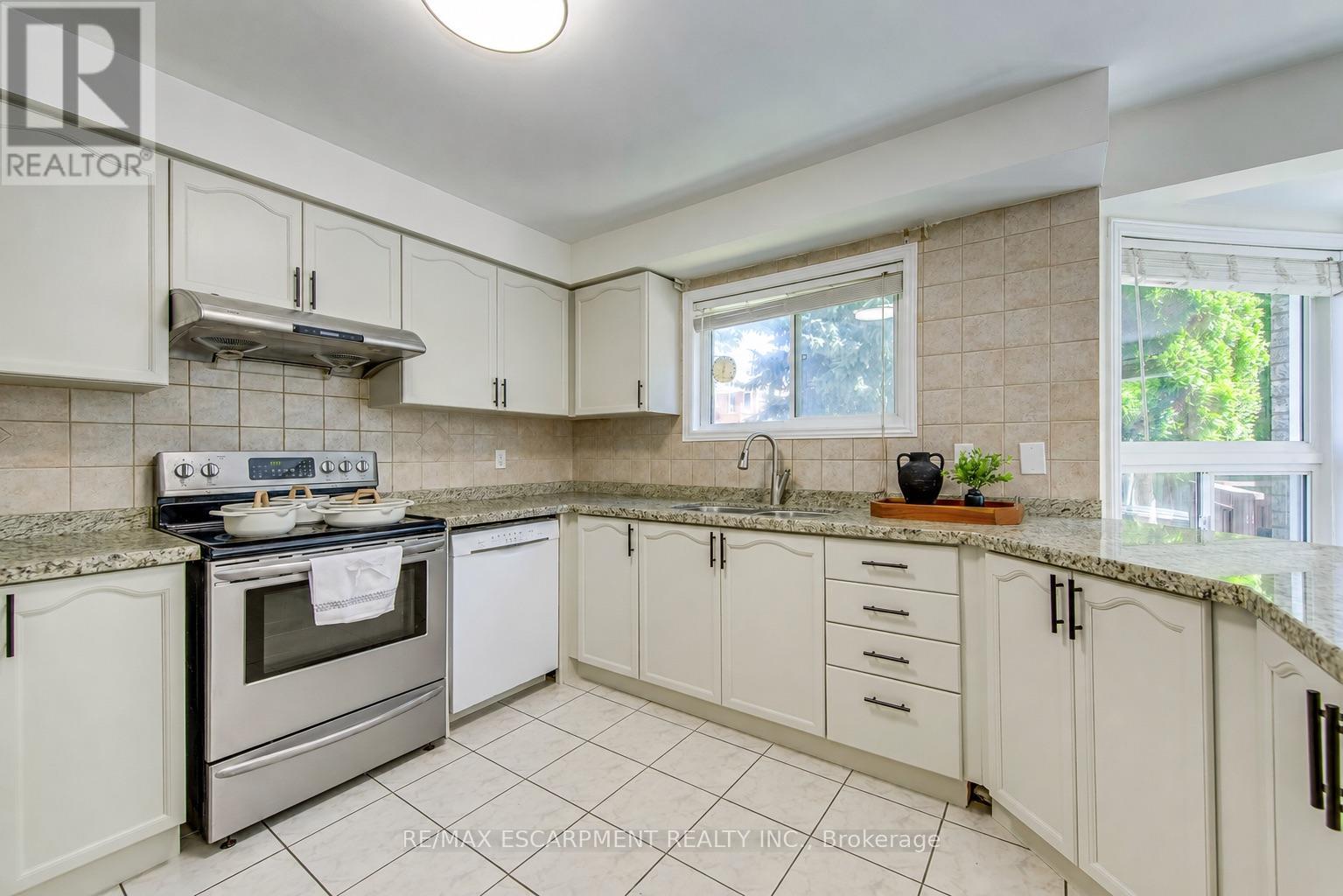 5875 Fieldon Road, Mississauga, Ontario  L5M 5K5 - Photo 12 - W13161252