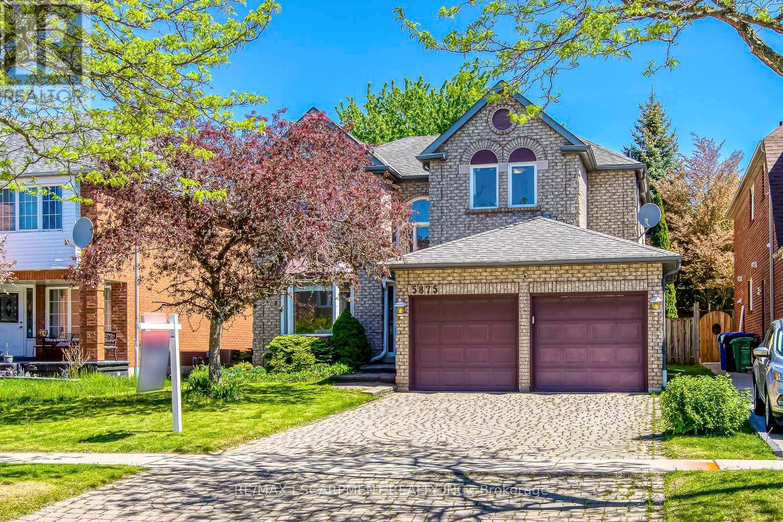 5875 Fieldon Road, Mississauga, Ontario  L5M 5K5 - Photo 2 - W13161252